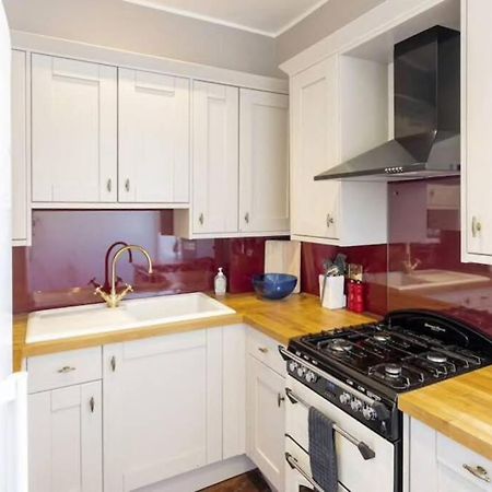 Georgian Apartment Located In The Center Of Bath. Εξωτερικό φωτογραφία