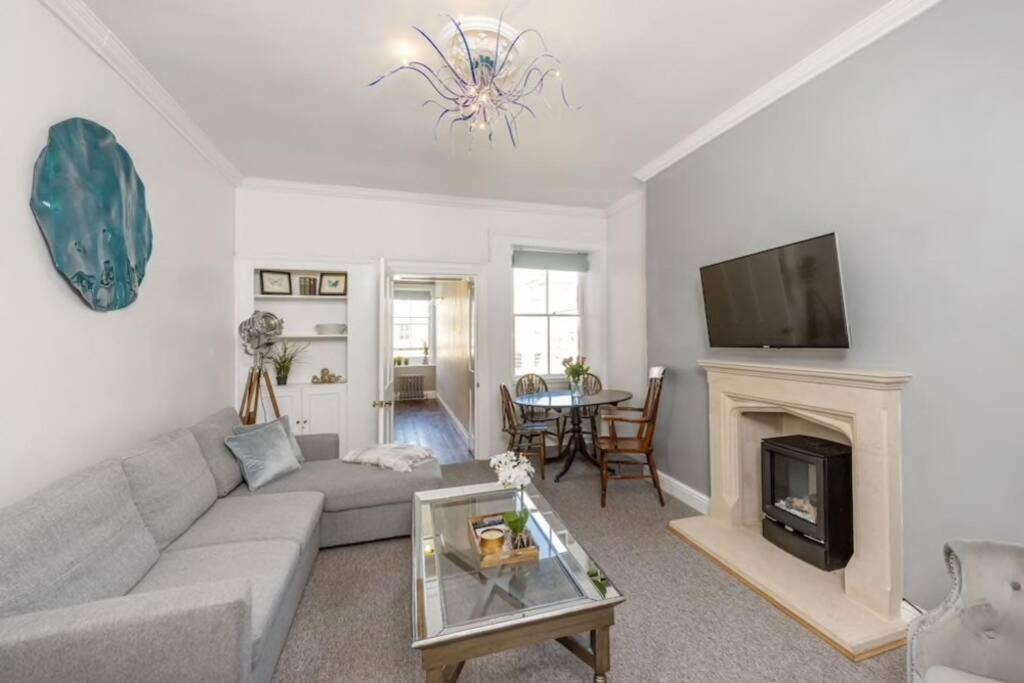 Georgian Apartment Located In The Center Of Bath. Εξωτερικό φωτογραφία